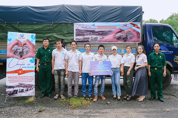 Đội ngũ hỗ trợ khách hàng chuyên nghiệp của FB68 luôn sẵn sàng phục vụ